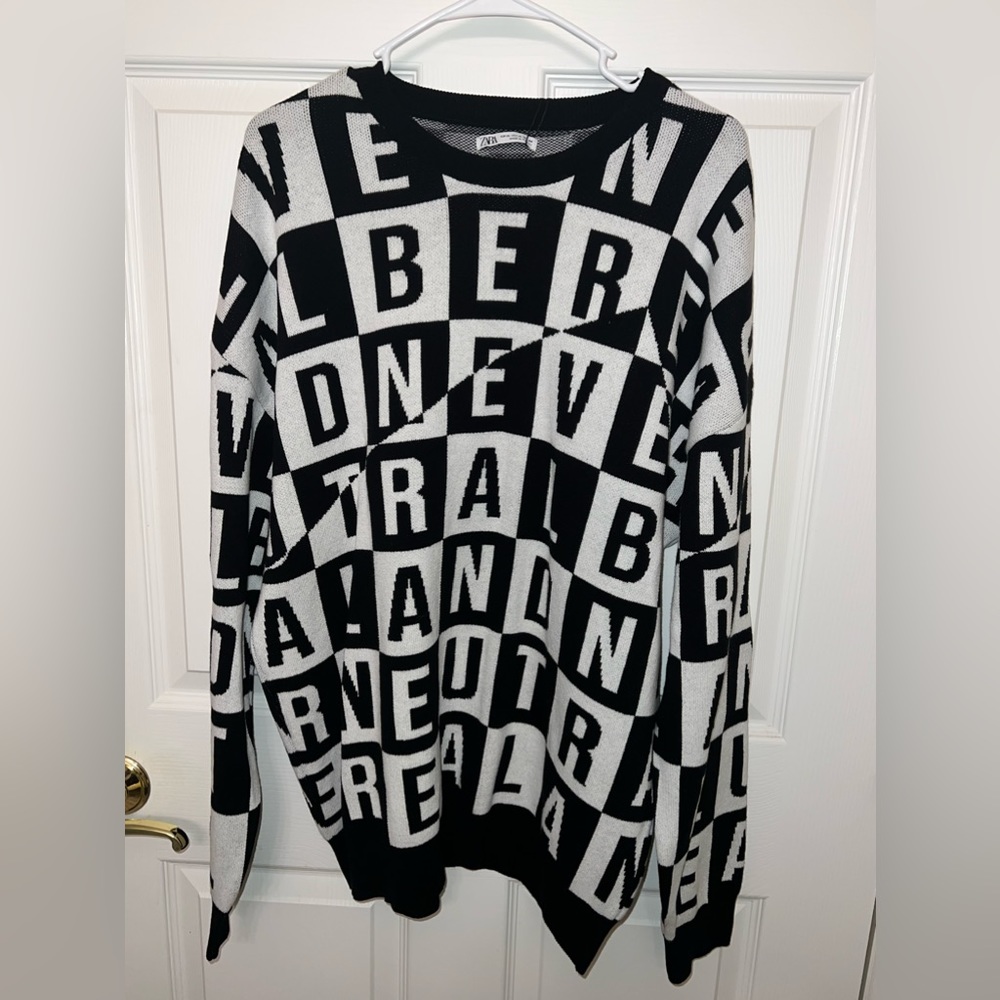 Mens XL black and white Zara sweater.